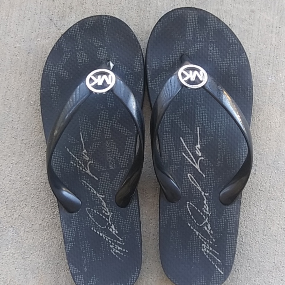 Michael kors flip flops